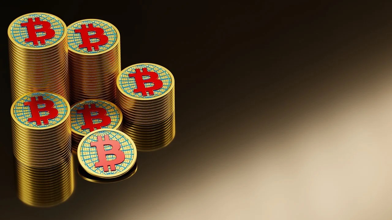 انتعاش سعر بيتكوين يحيي هوامش الربح للحيتان قصيرة الأجل، هل سيستمر الارتفاع؟