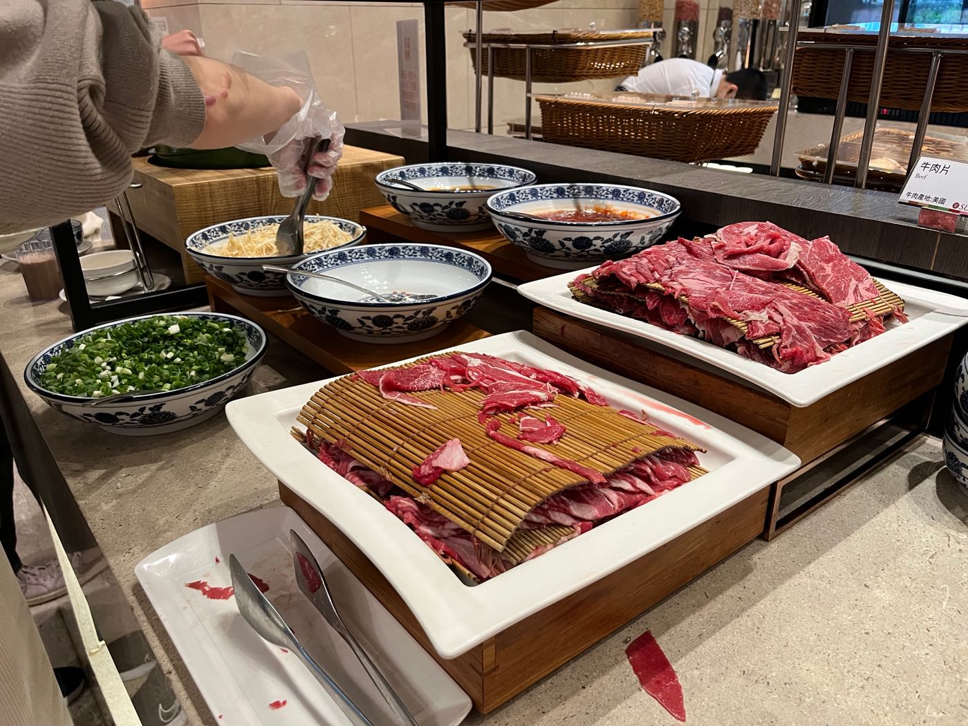 宜蘭住宿 煙波大飯店 蘇澳四季溫泉雙泉館 尊榮大床房｜朝晴庭自助早餐｜游泳池｜閱覽室 - 一口冒險 Bitesized Adventure