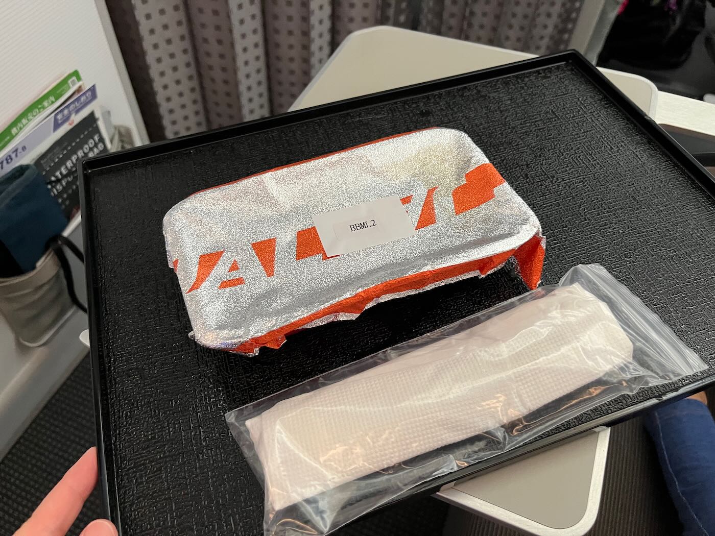 飛行紀錄 日本航空 JL96 帶一歲寶寶的一打一飛行 你絕對猜不到的日航寶寶餐 - 一口冒險 Bitesized Adventure 飛行紀錄 日本航空 JL96 帶一歲寶寶的一打一飛行 你絕對猜不到的日航寶寶餐 - 一口冒險 Bitesized Adventure