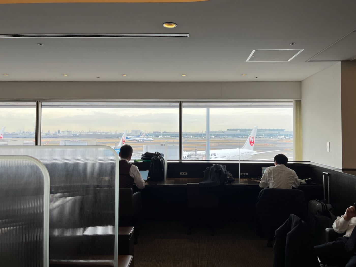 貴賓室 JAL Diamond Premier Lounge 日航頭等貴賓室 羽田機場國內航廈北翼 - 一口冒險 Bitesized Adventure