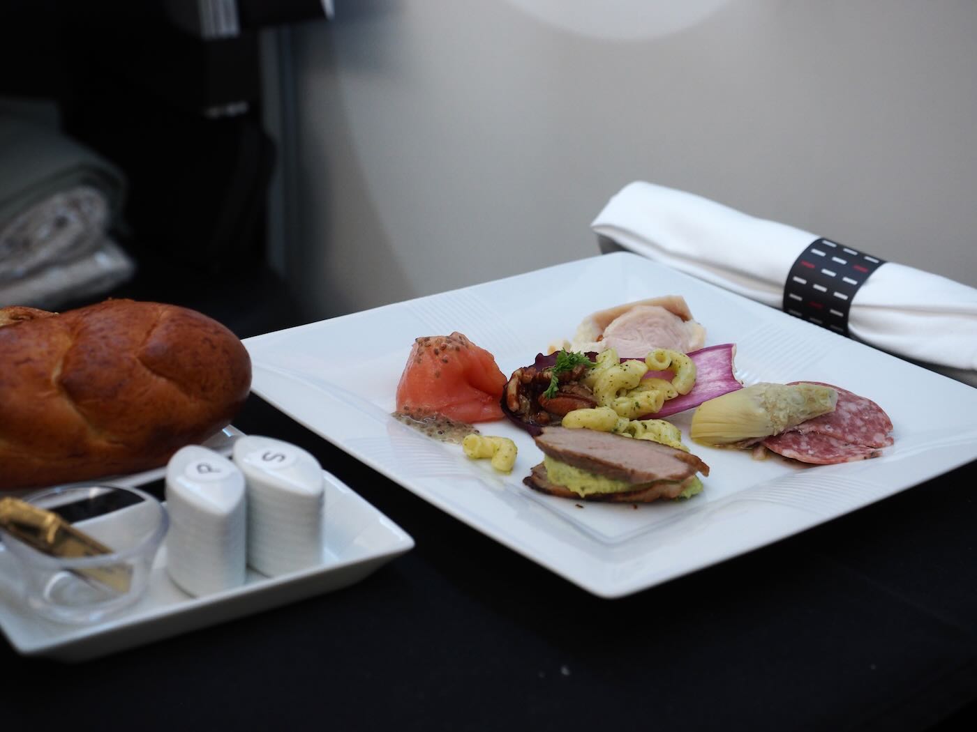 飛行紀錄 日本航空 JL11 美國達拉斯 – 東京成田 789 商務艙 JAL Sky Suite - 一口冒險 Bitesized Adventure 飛行紀錄 日本航空 JL11 美國達拉斯 – 東京成田 789 商務艙 JAL Sky Suite - 一口冒險 Bitesized Adventure