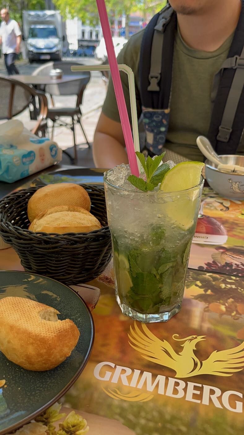 布魯塞爾美食 超美味淡菜鍋 Grimbergen Bruxelles Cafe - 一口冒險 Bitesized Adventure