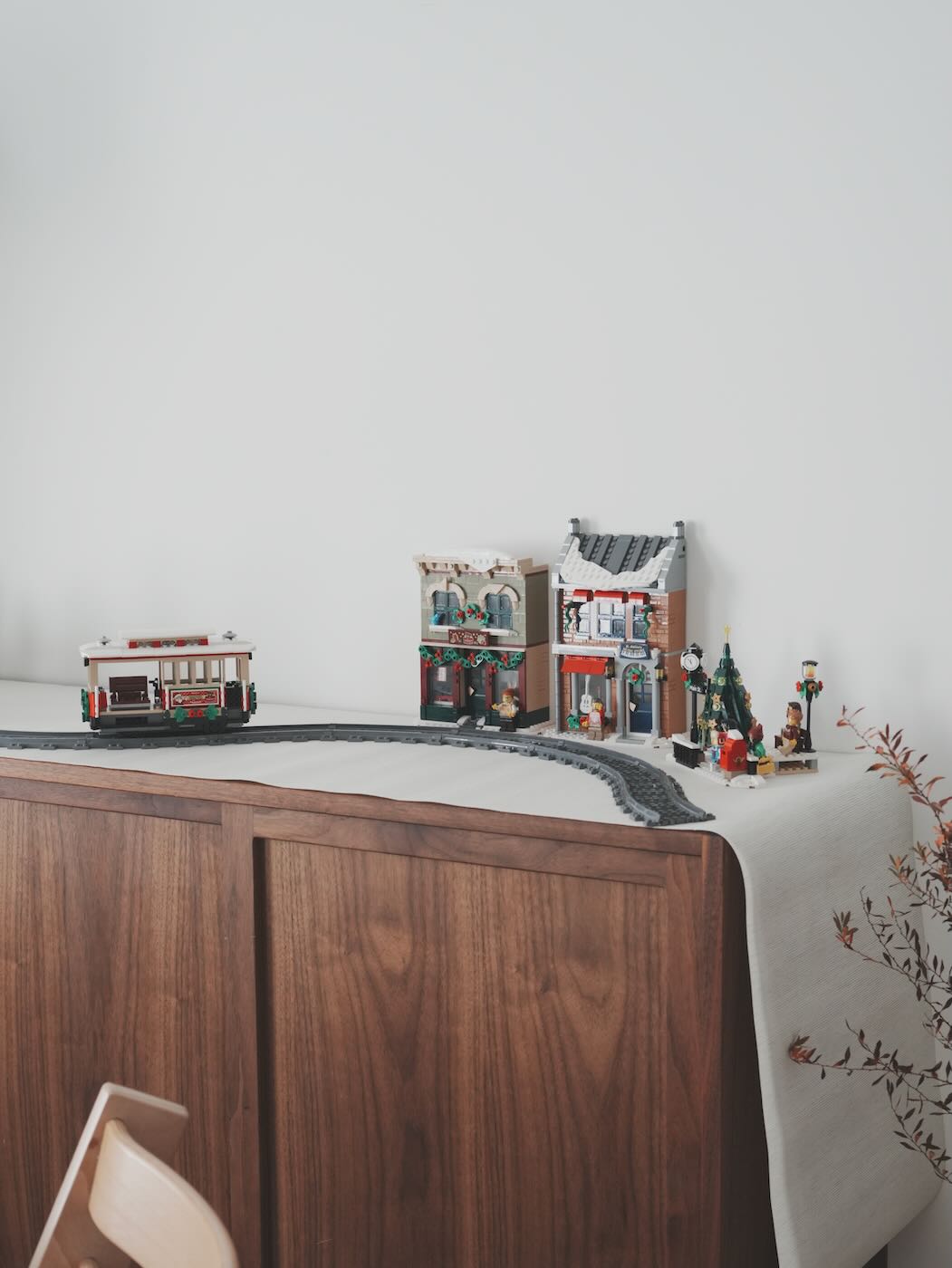 樂高 10308 節慶街道 - 2022 冬季村莊系列 - 一口冒險 Bitesized Adventure