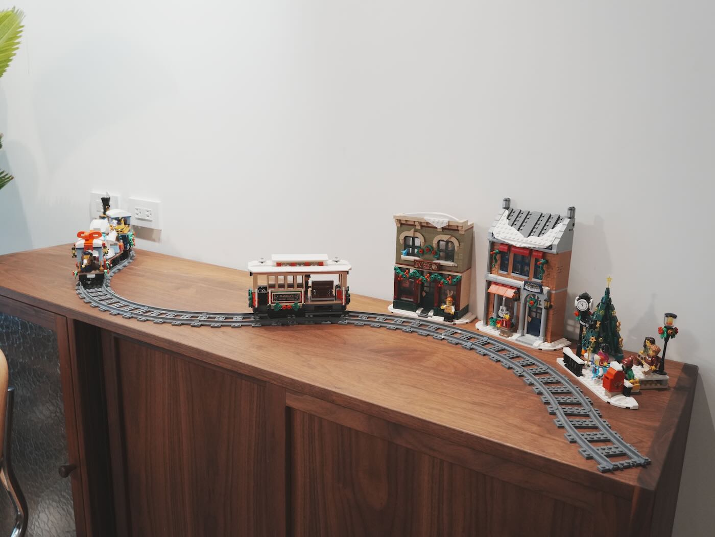 樂高 10308 節慶街道 - 2022 冬季村莊系列 - 一口冒險 Bitesized Adventure