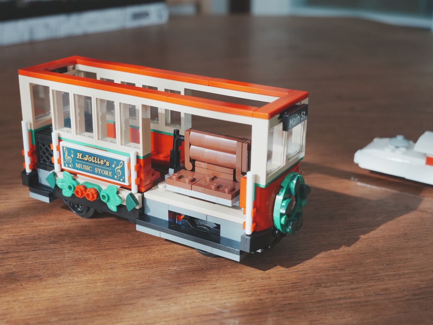 樂高 10308 節慶街道 - 2022 冬季村莊系列 - 一口冒險 Bitesized Adventure