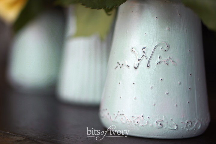 How to make ordinary glass jars beautiful with chalk paint