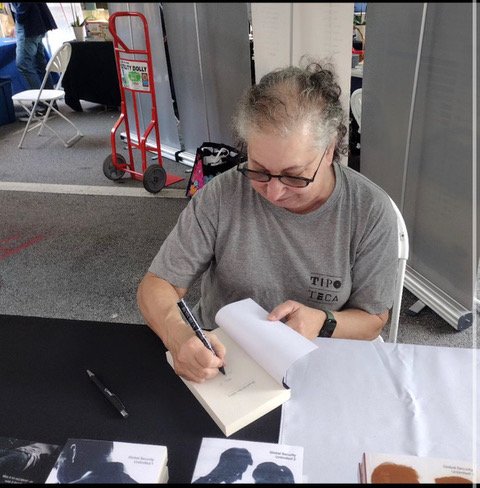 Read more about the article The Tie Between Writers and Readers