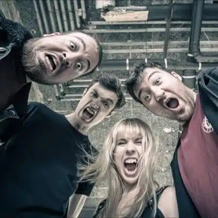 Dorfterror – Die Hoffnungskirche wird zum Abrissgebiet beim Escalate Festival [ News | Festival | Punk | Punkrock ]