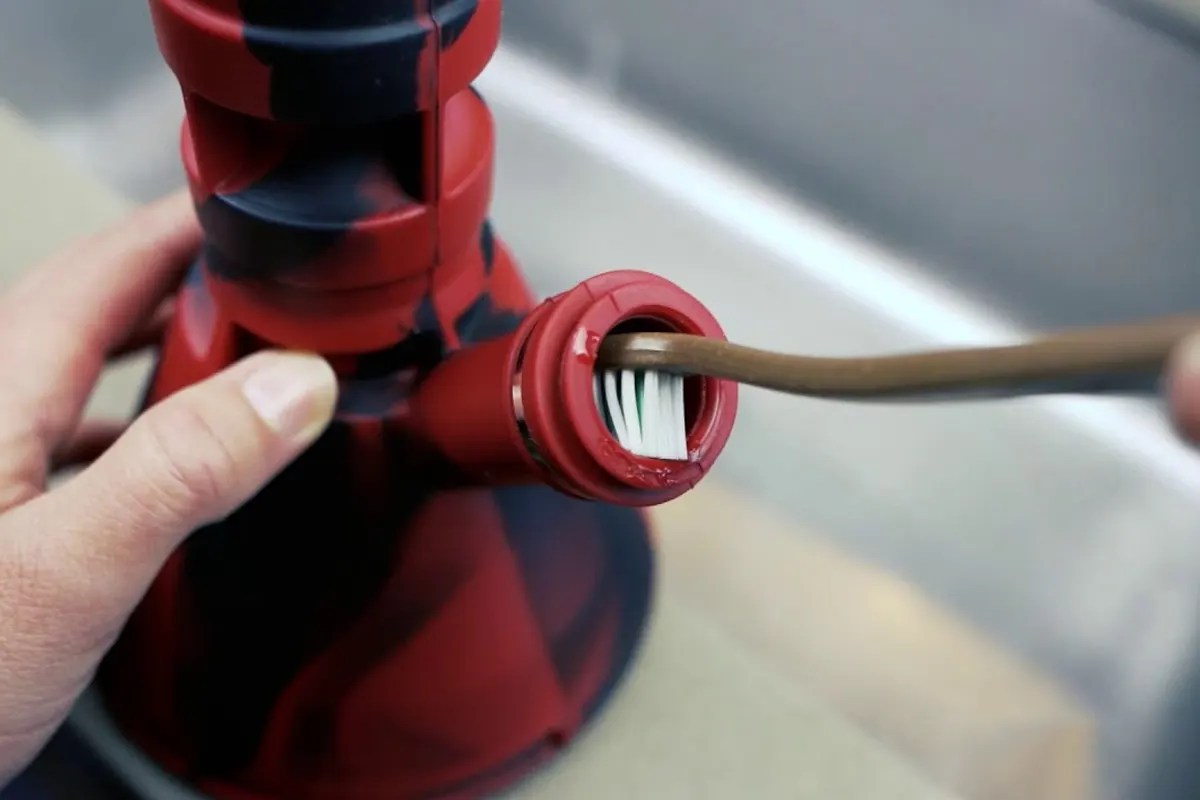 How to Clean a Silicone Bong or Pipe