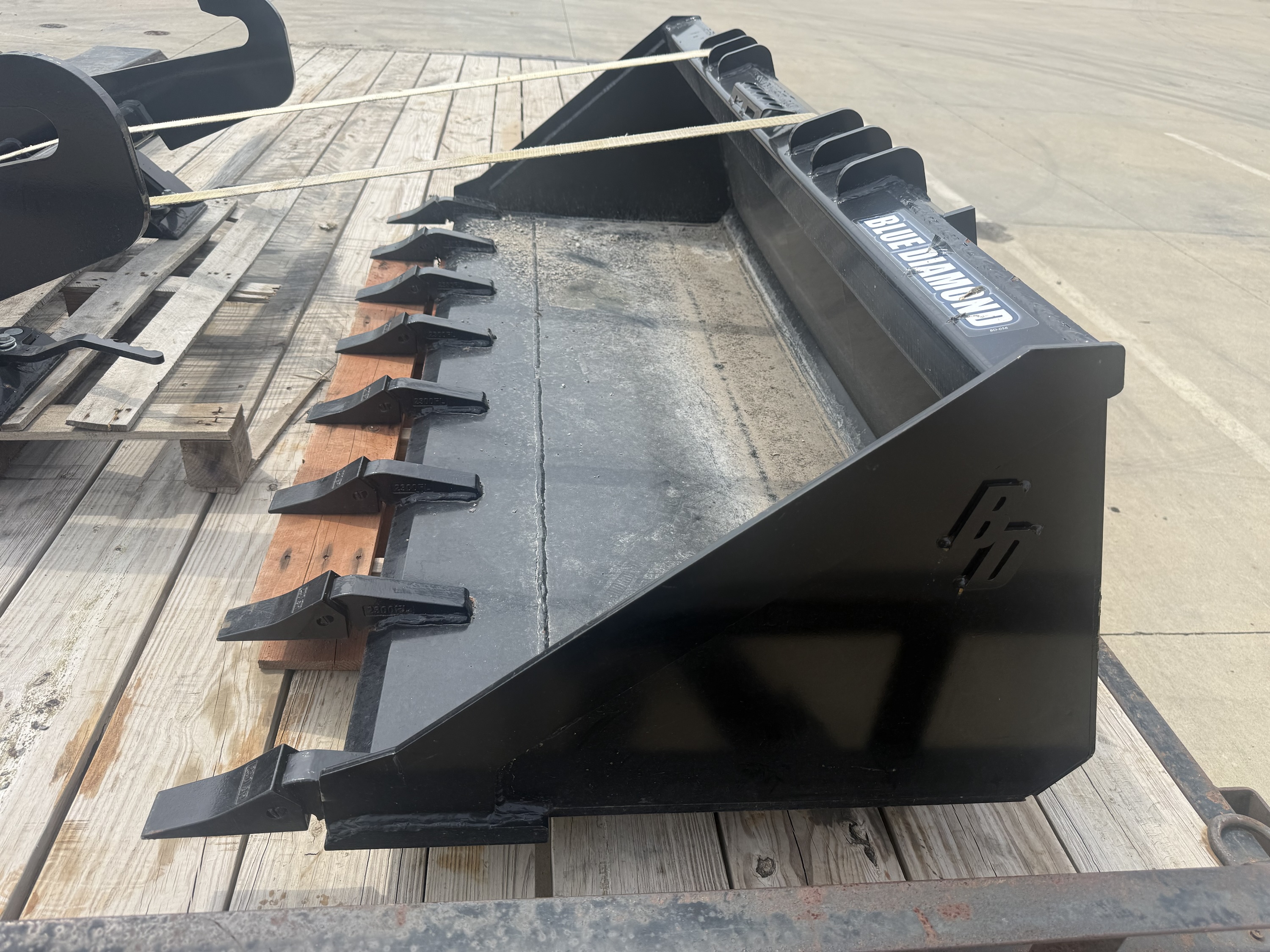 NEW Blue Diamond Severe Duty 72” Toothed Skid Steer Bucket