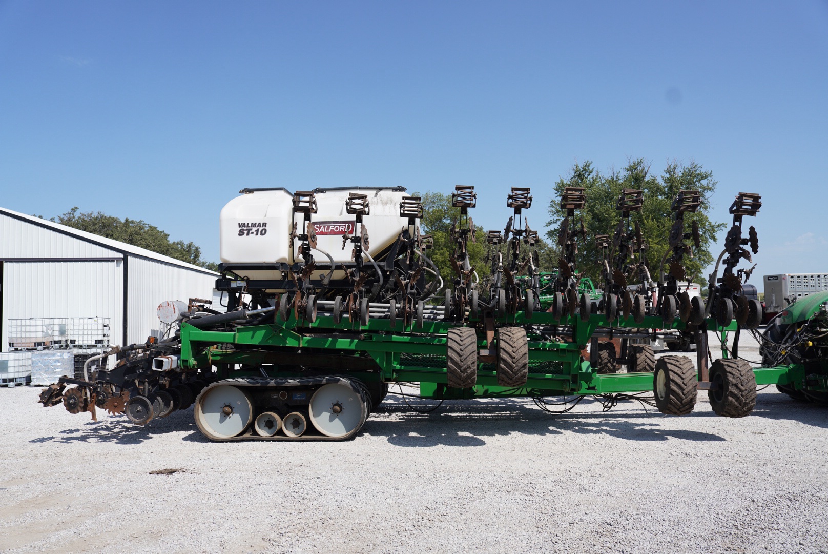 2018 Salford Valmar 24 Row Strip Till Rig