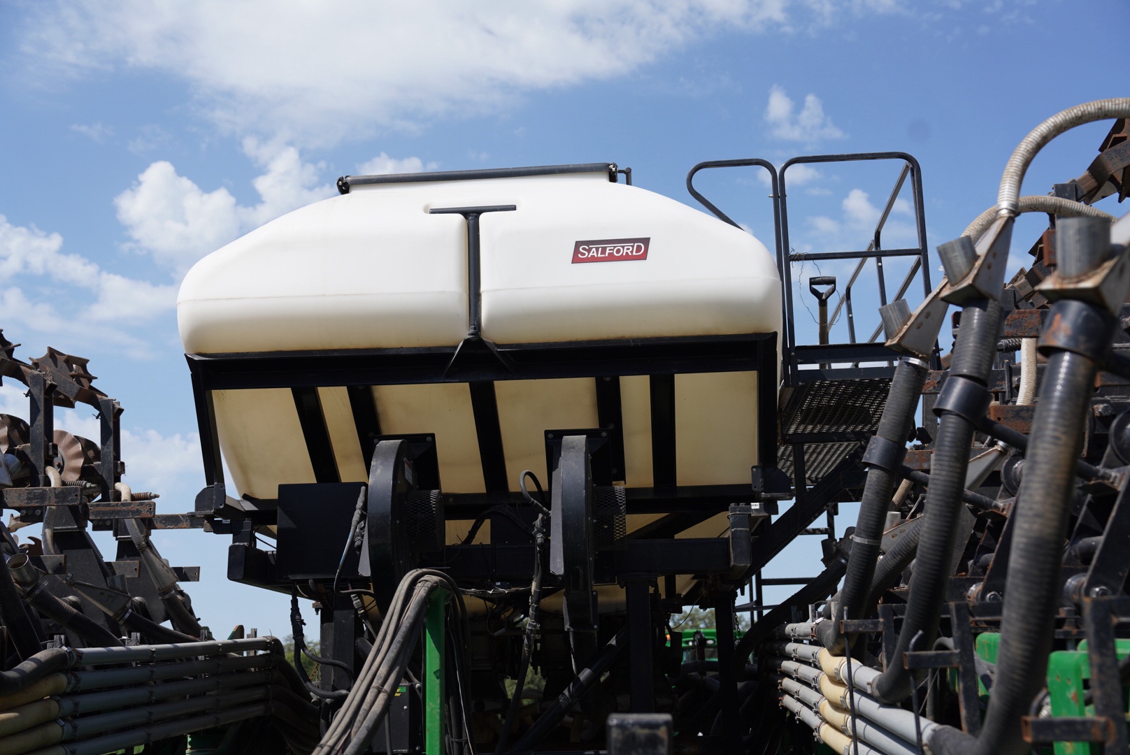 2018 Salford Valmar 24 Row Strip Till Rig