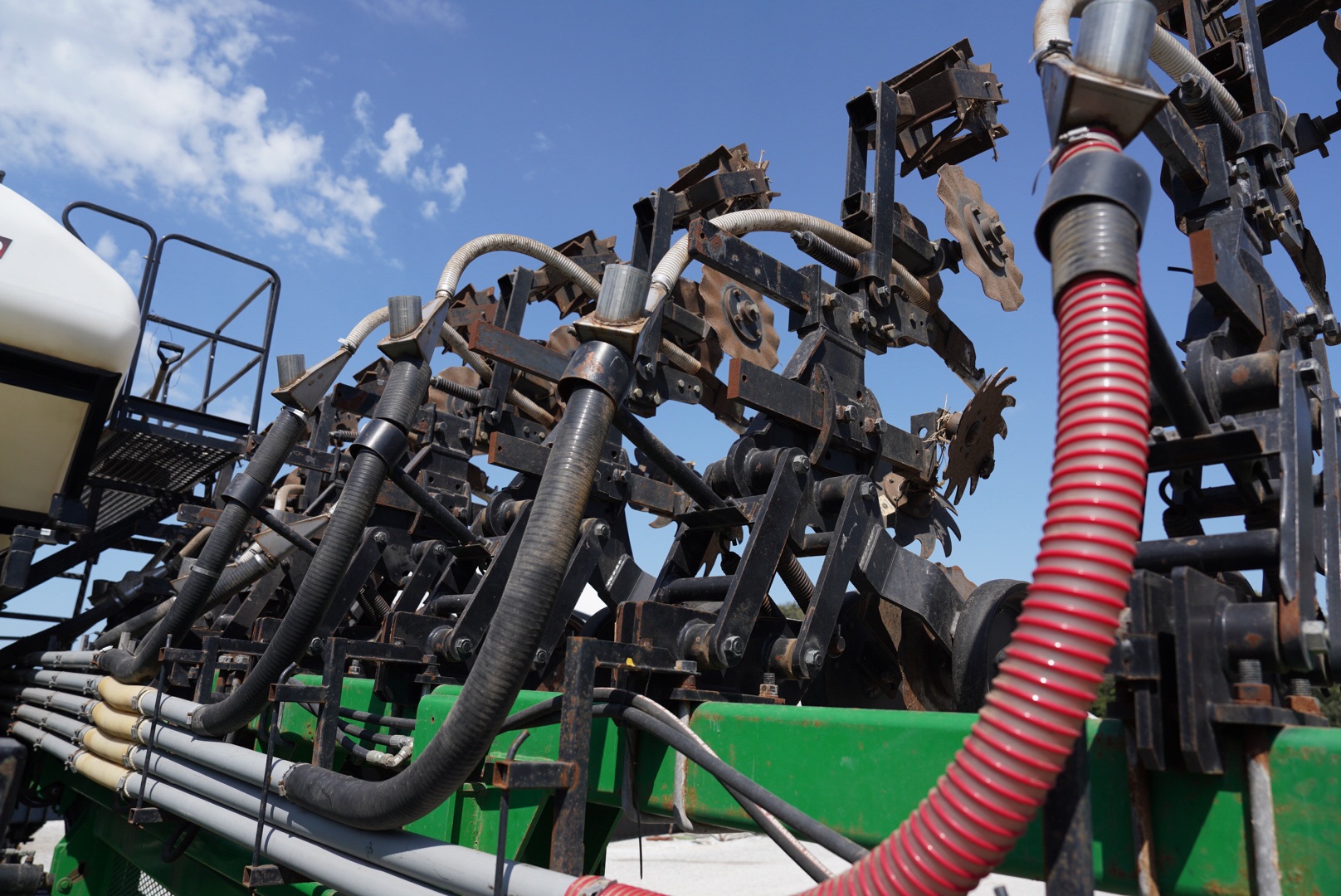 2018 Salford Valmar 24 Row Strip Till Rig