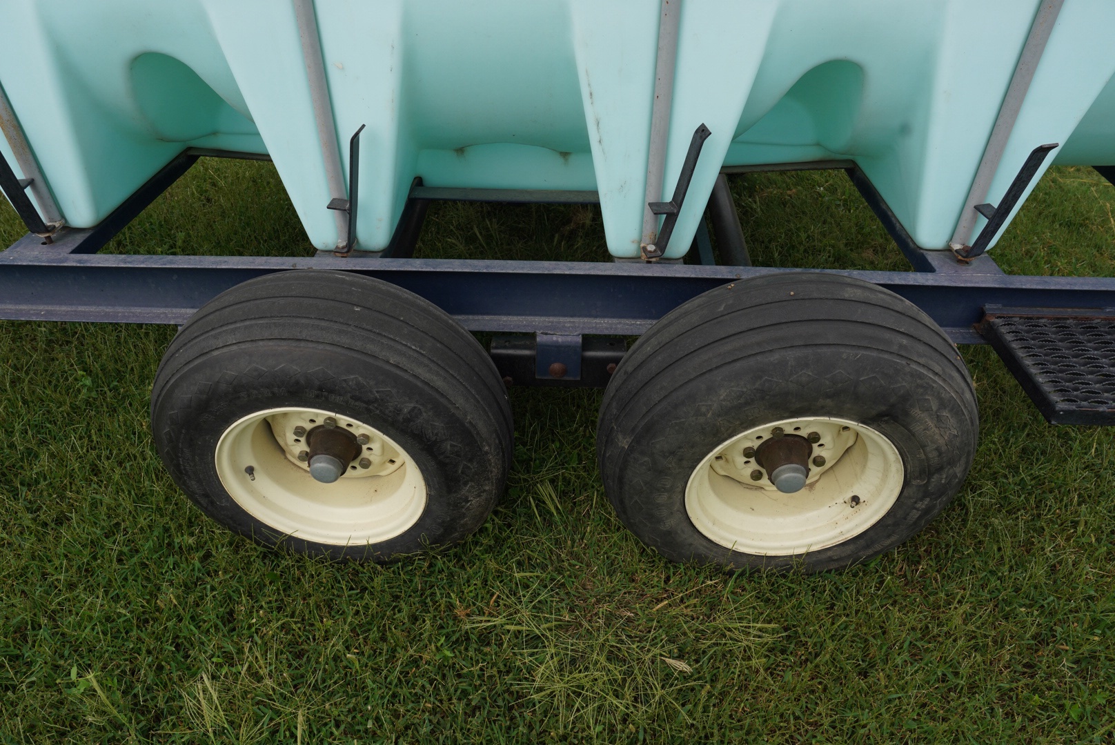 (3) Schaben P265-1010 Nurse Trailers
