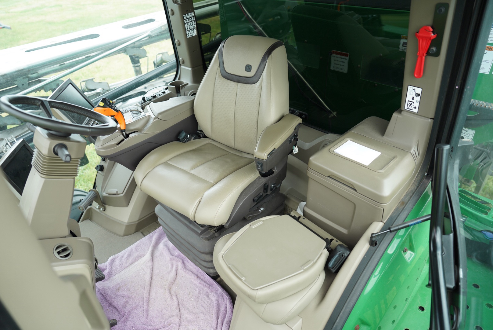 2023 John Deere 700R Fertilizer Applicator