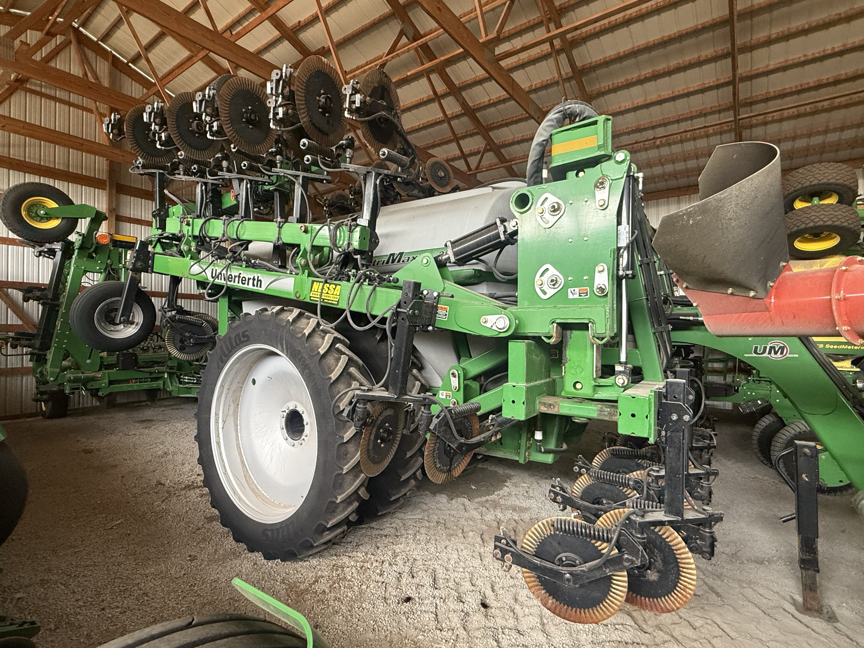 2016 Unverferth Nutrimax 2600 Liquid Fertilizer Applicator