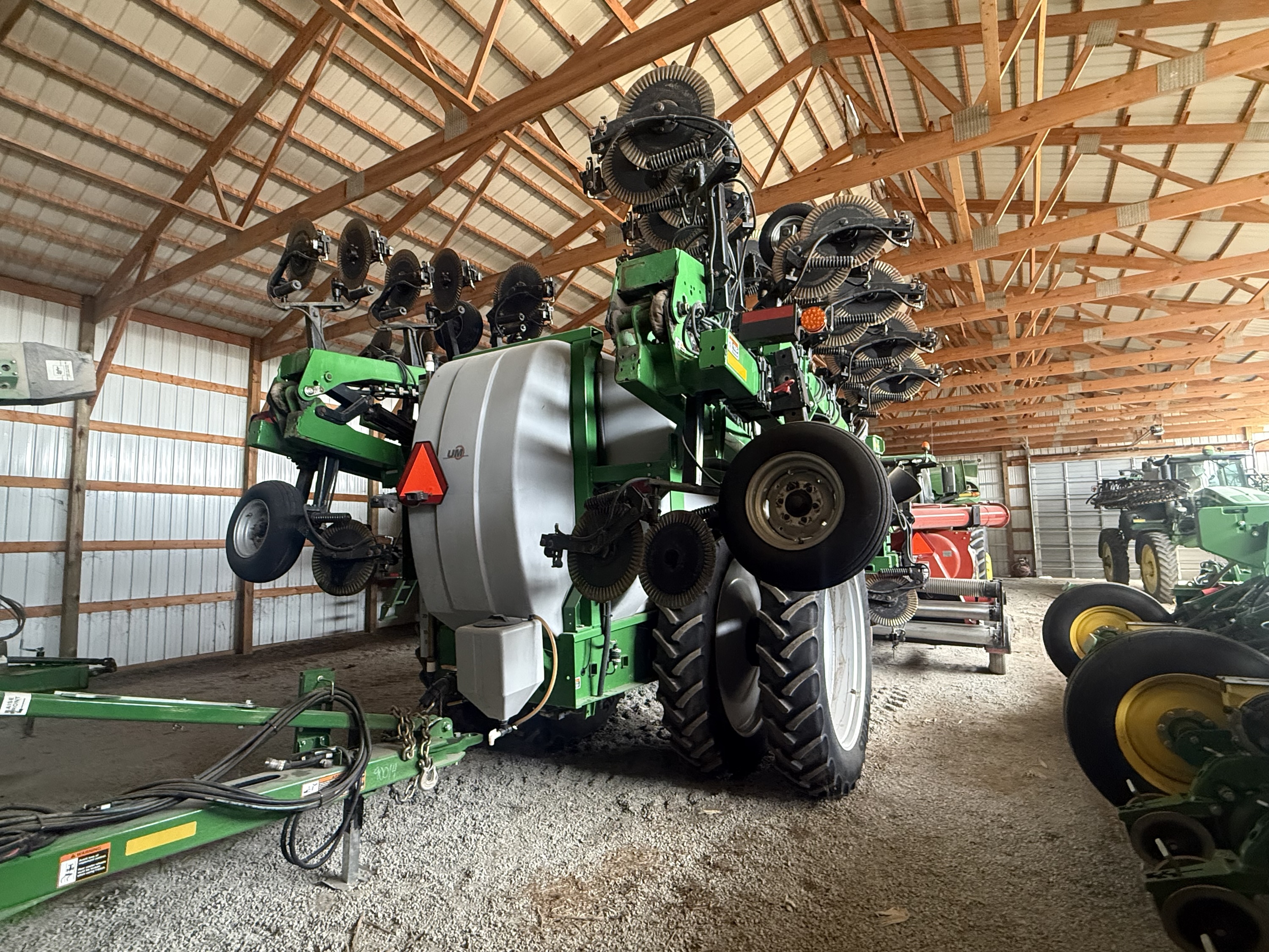 2016 Unverferth Nutrimax 2600 Liquid Fertilizer Applicator