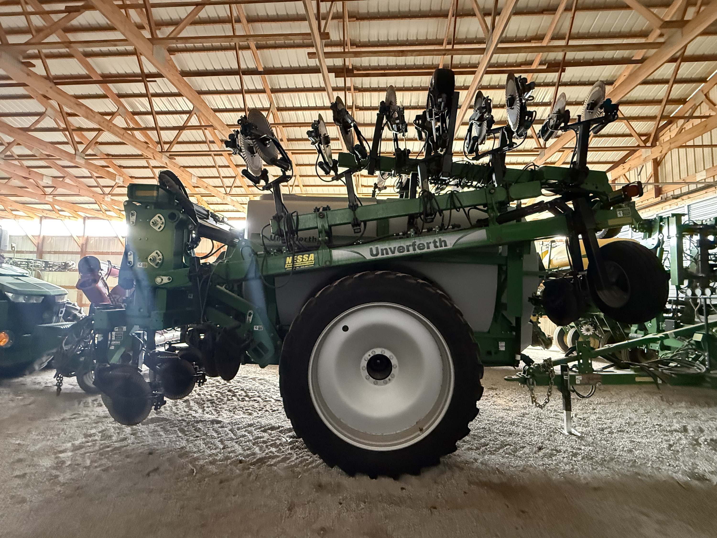 2016 Unverferth Nutrimax 2600 Liquid Fertilizer Applicator