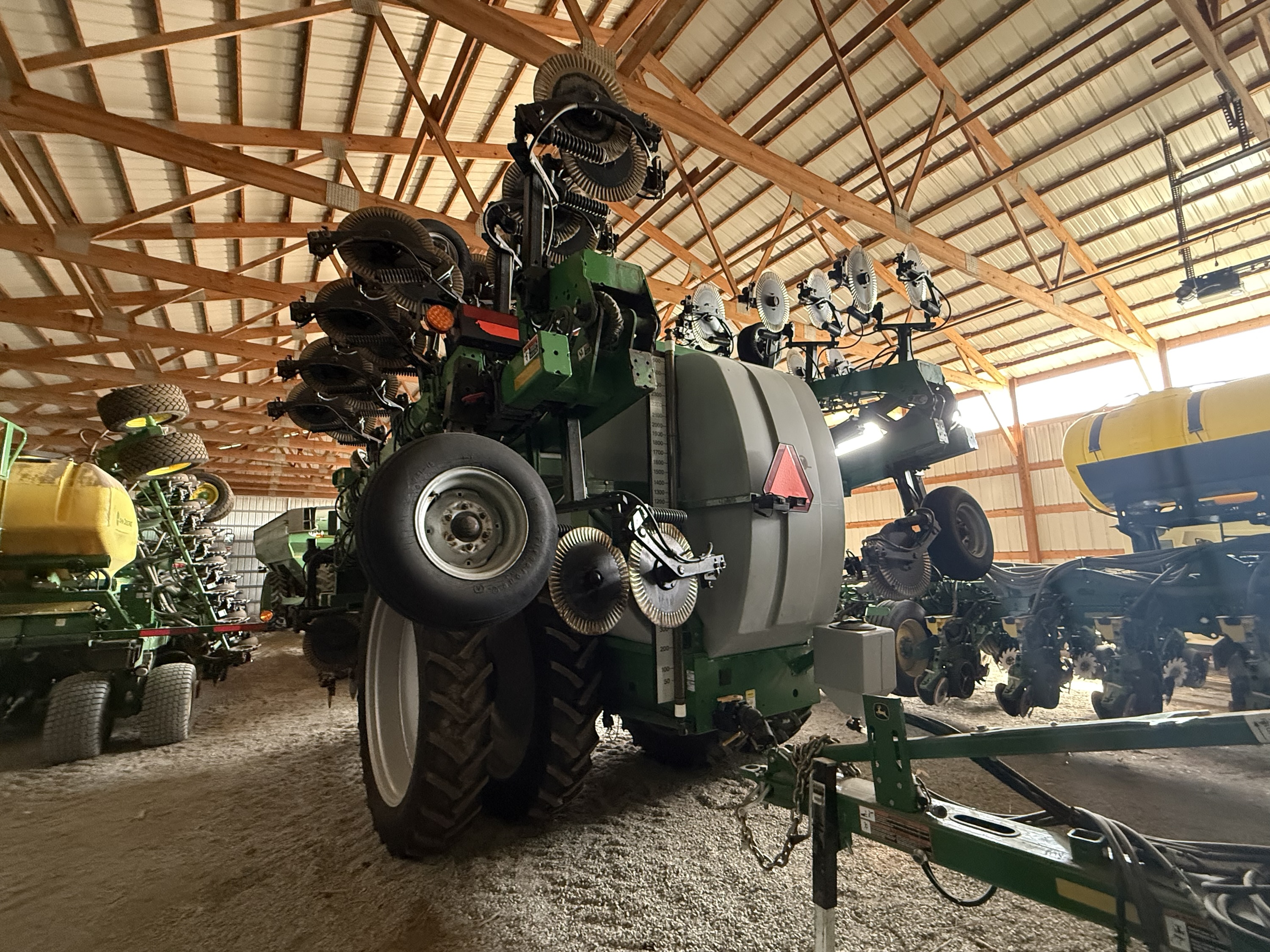 2016 Unverferth Nutrimax 2600 Liquid Fertilizer Applicator
