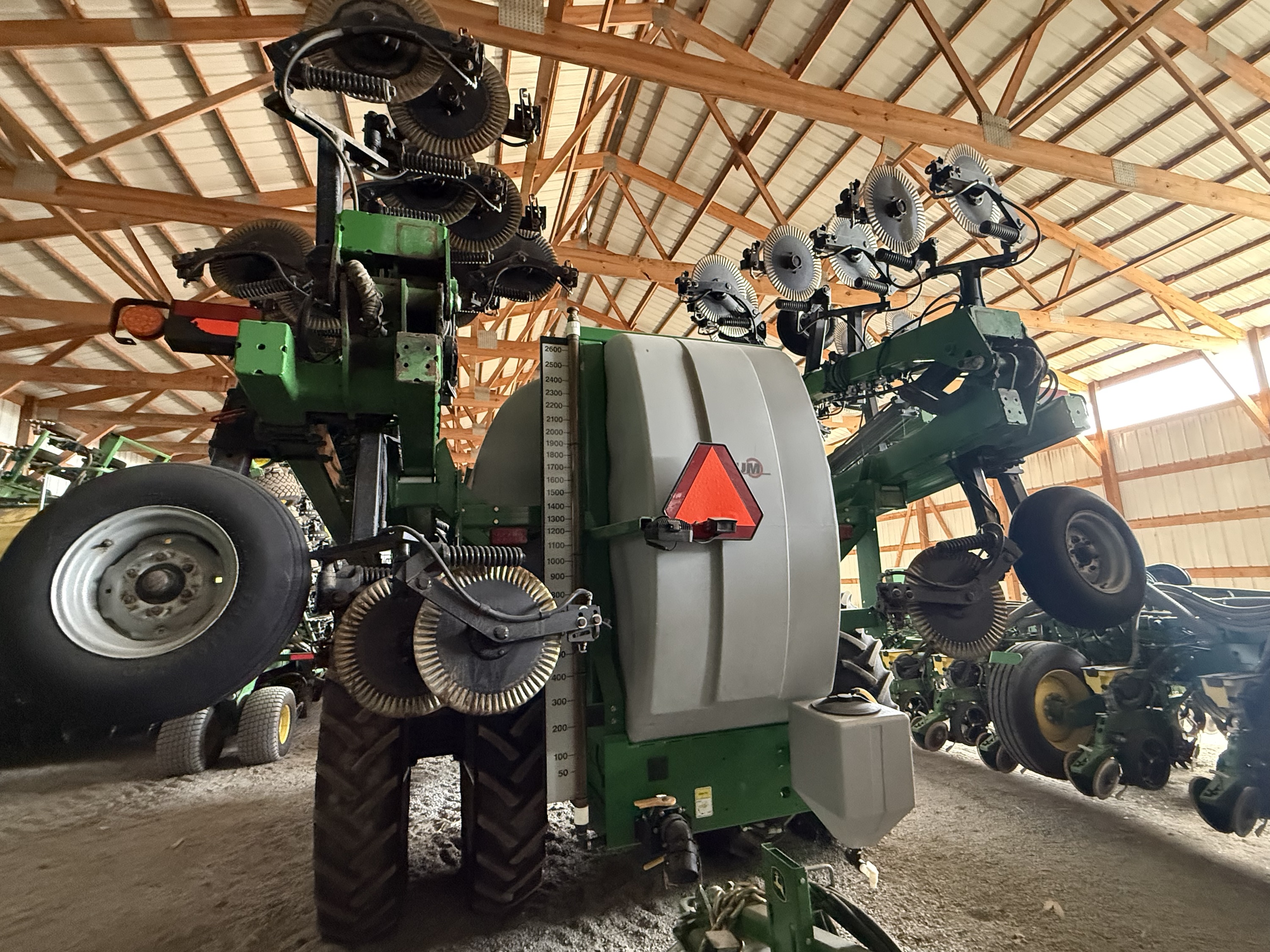 2016 Unverferth Nutrimax 2600 Liquid Fertilizer Applicator
