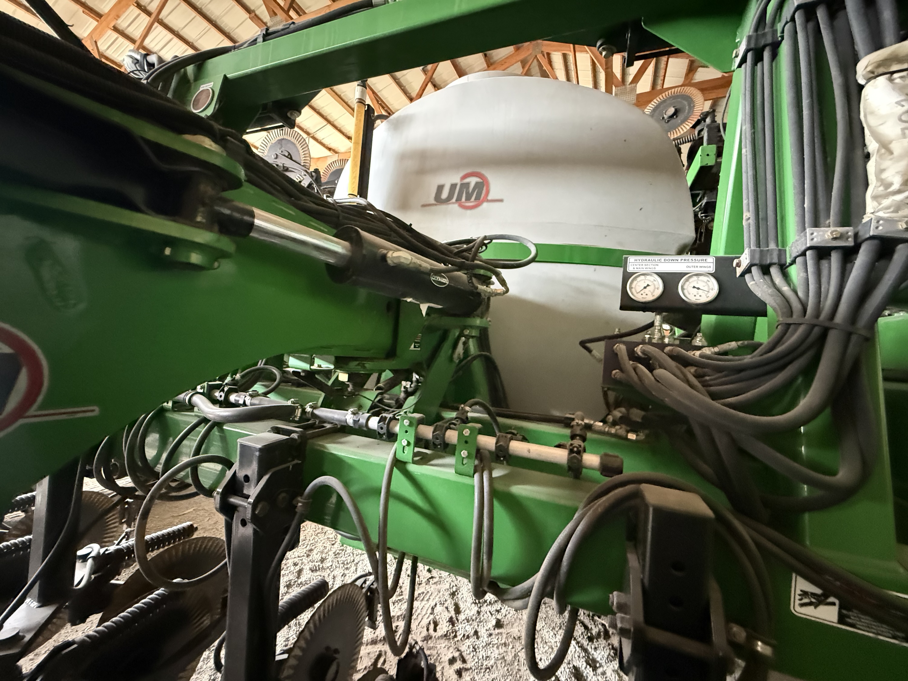 2016 Unverferth Nutrimax 2600 Liquid Fertilizer Applicator