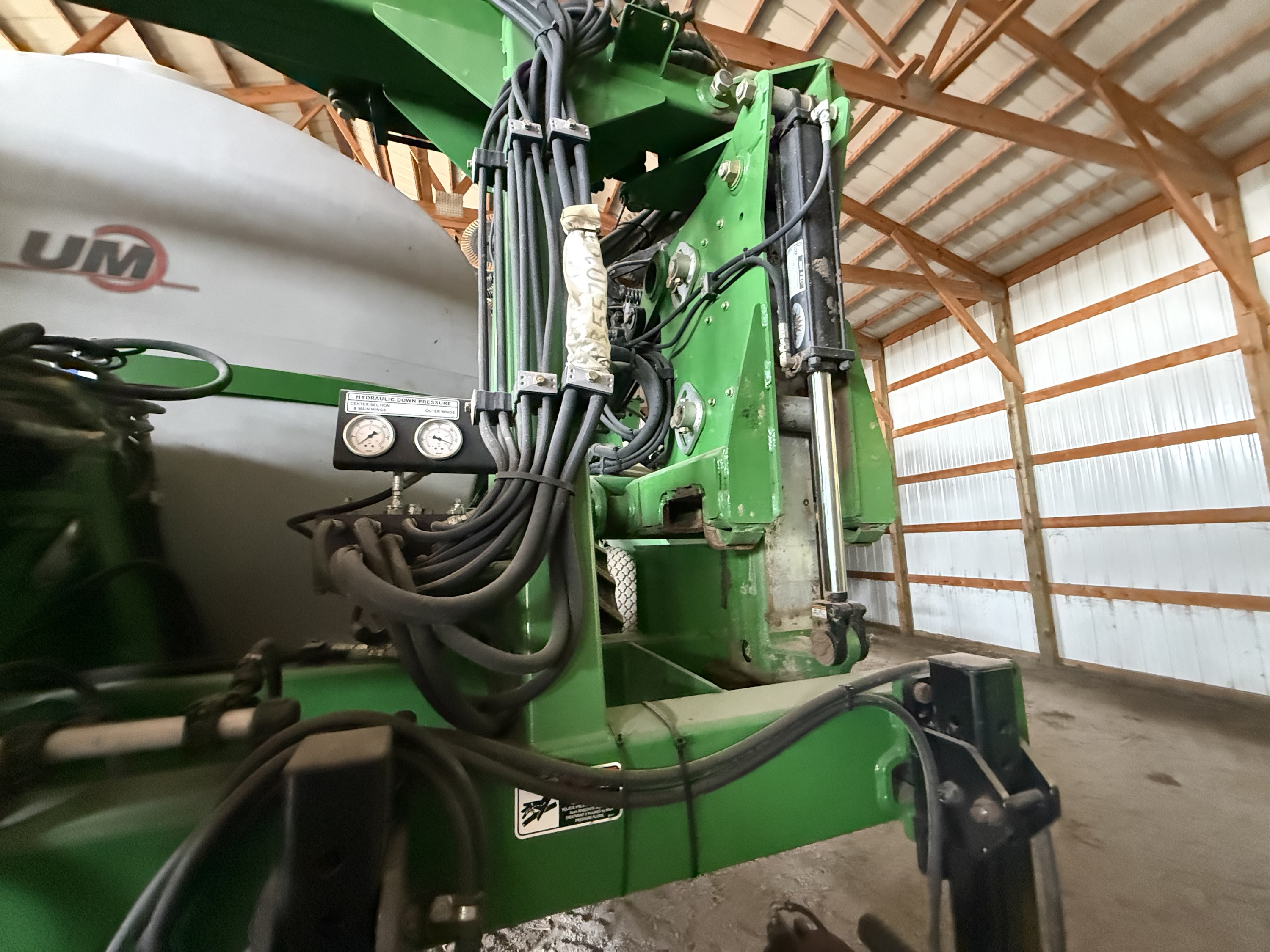 2016 Unverferth Nutrimax 2600 Liquid Fertilizer Applicator
