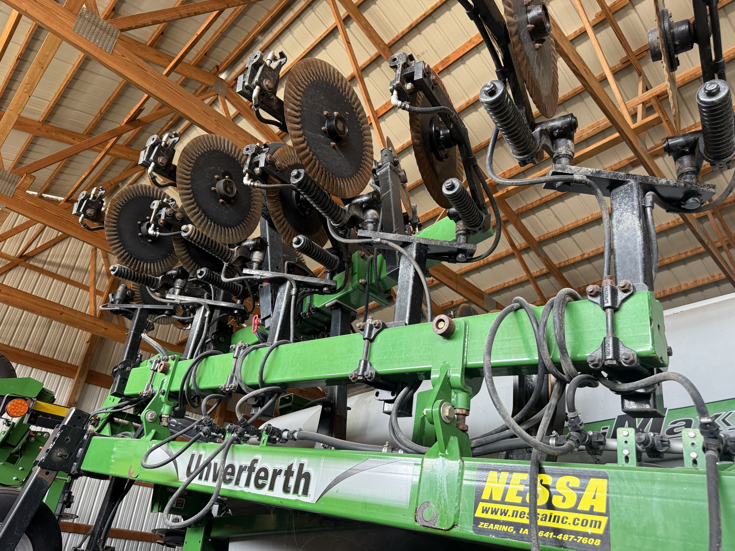 2016 Unverferth Nutrimax 2600 Liquid Fertilizer Applicator