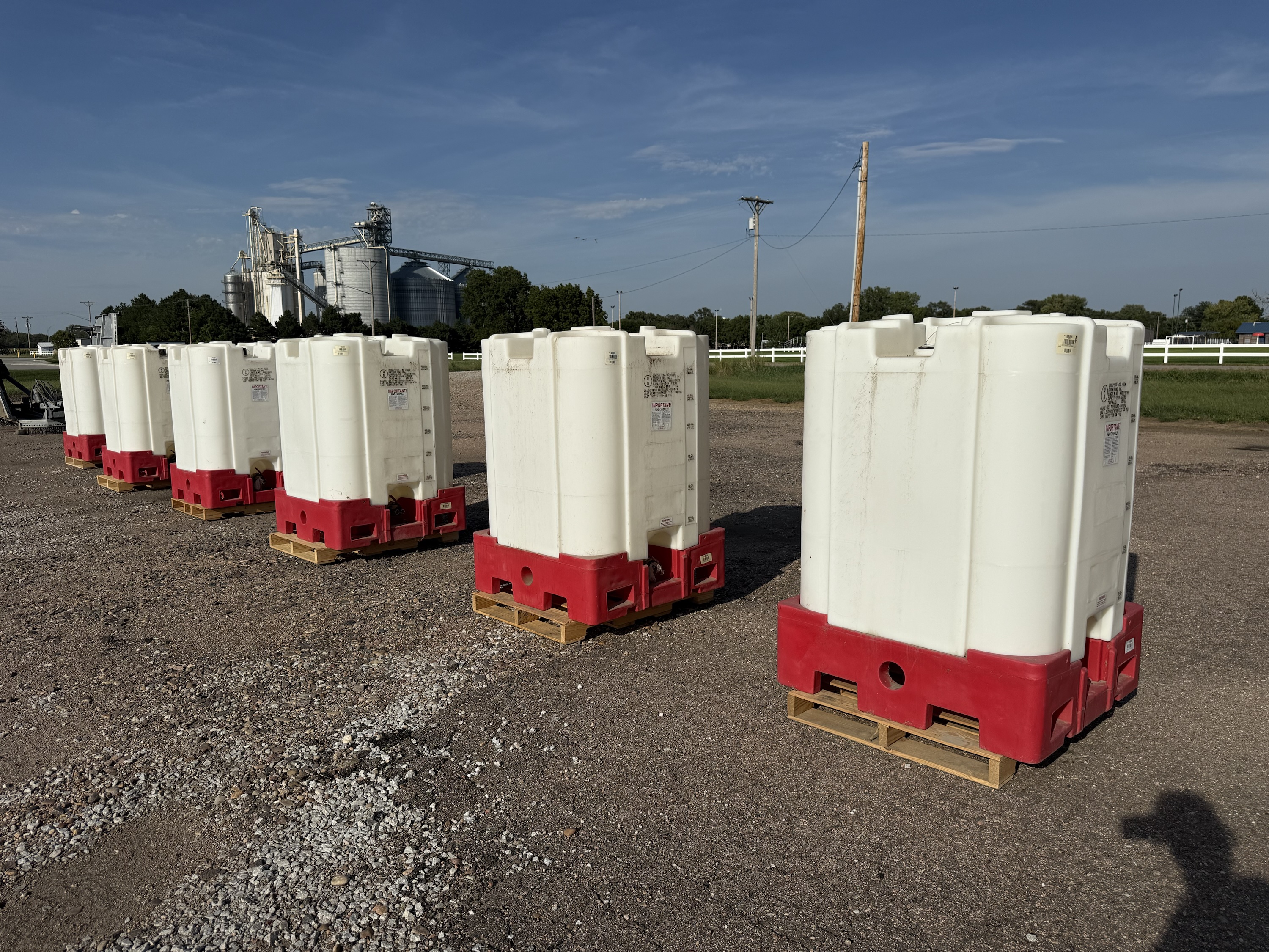 New/Unused Snyder 330 GALLON PREMIUM STACKING IBC TOTE TANK