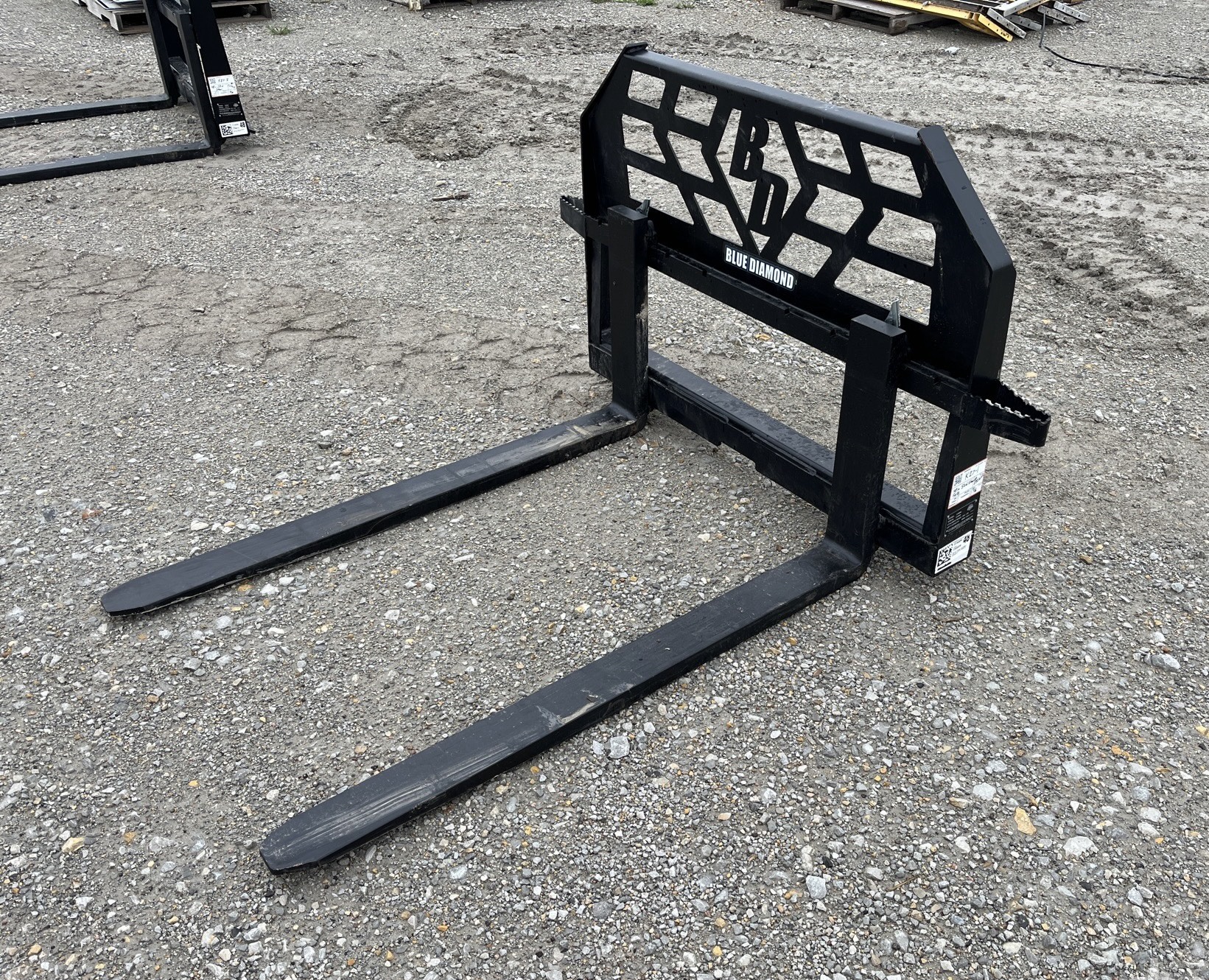 New/Unused Blue Diamond 4000 lb 48” Heavy Duty Skid Steer Forks