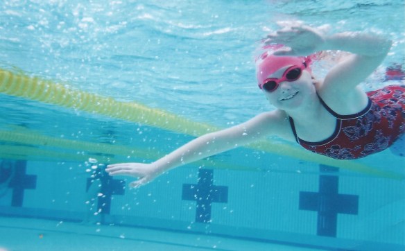 under water swim photo