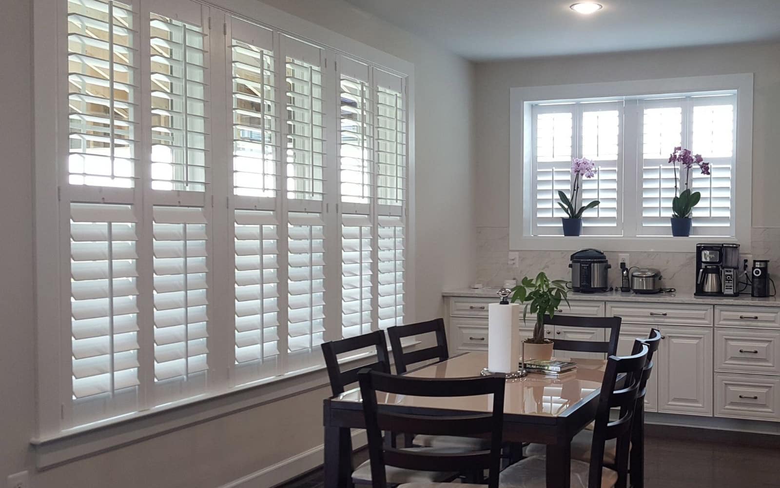 Features of customizable window treatments with plantation shutters
