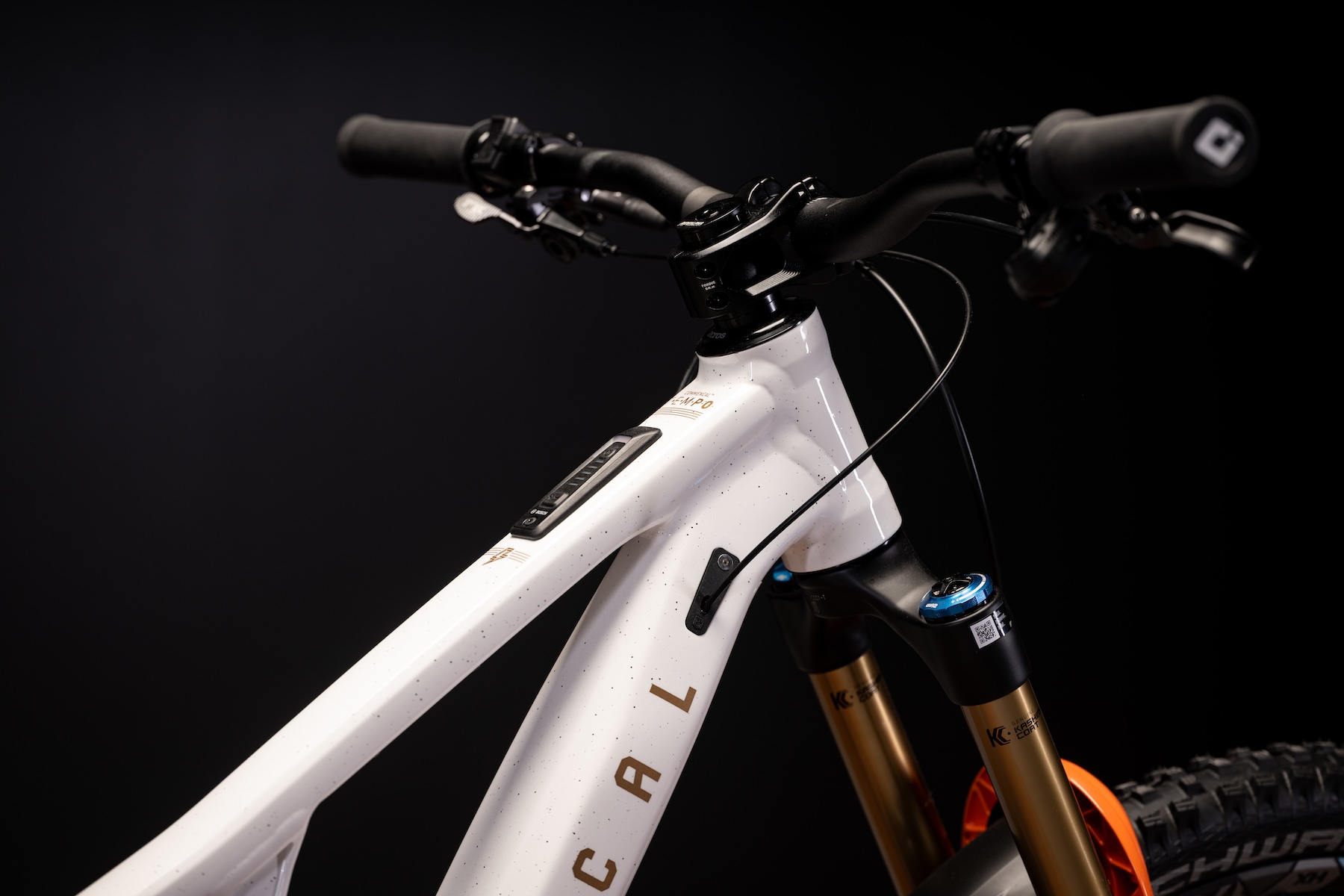 Commencal T.E.M.P.O. Power | Blister