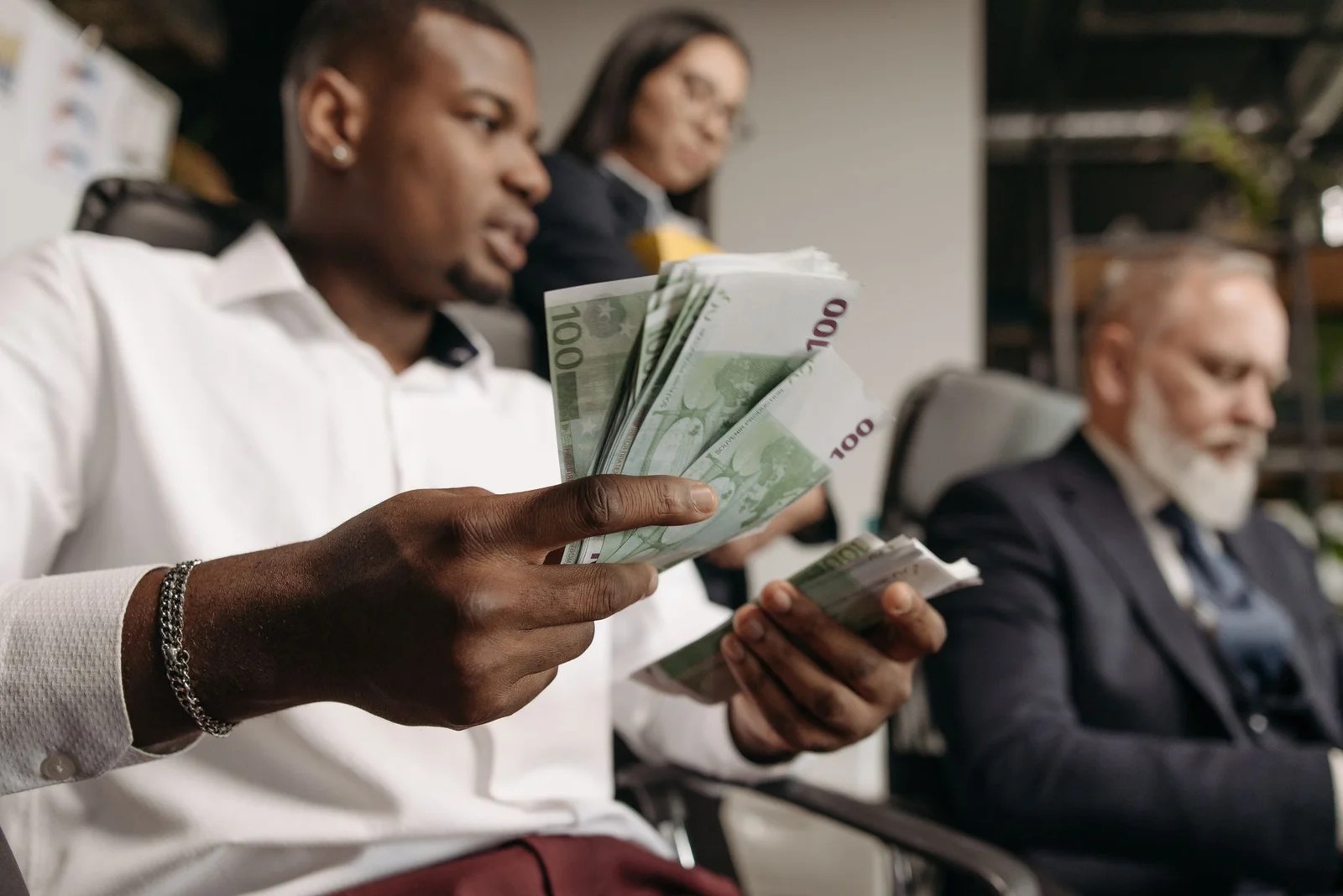 The Silent Surge: How Digital Wallets Are Reshaping Everyday Spending