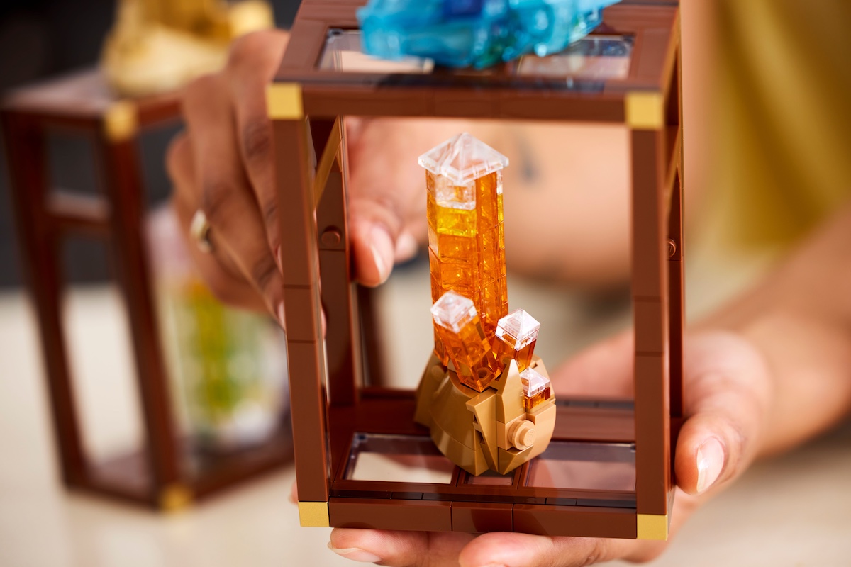 Building geological wonders in LEGO Ideas 21362 Mineral Collection