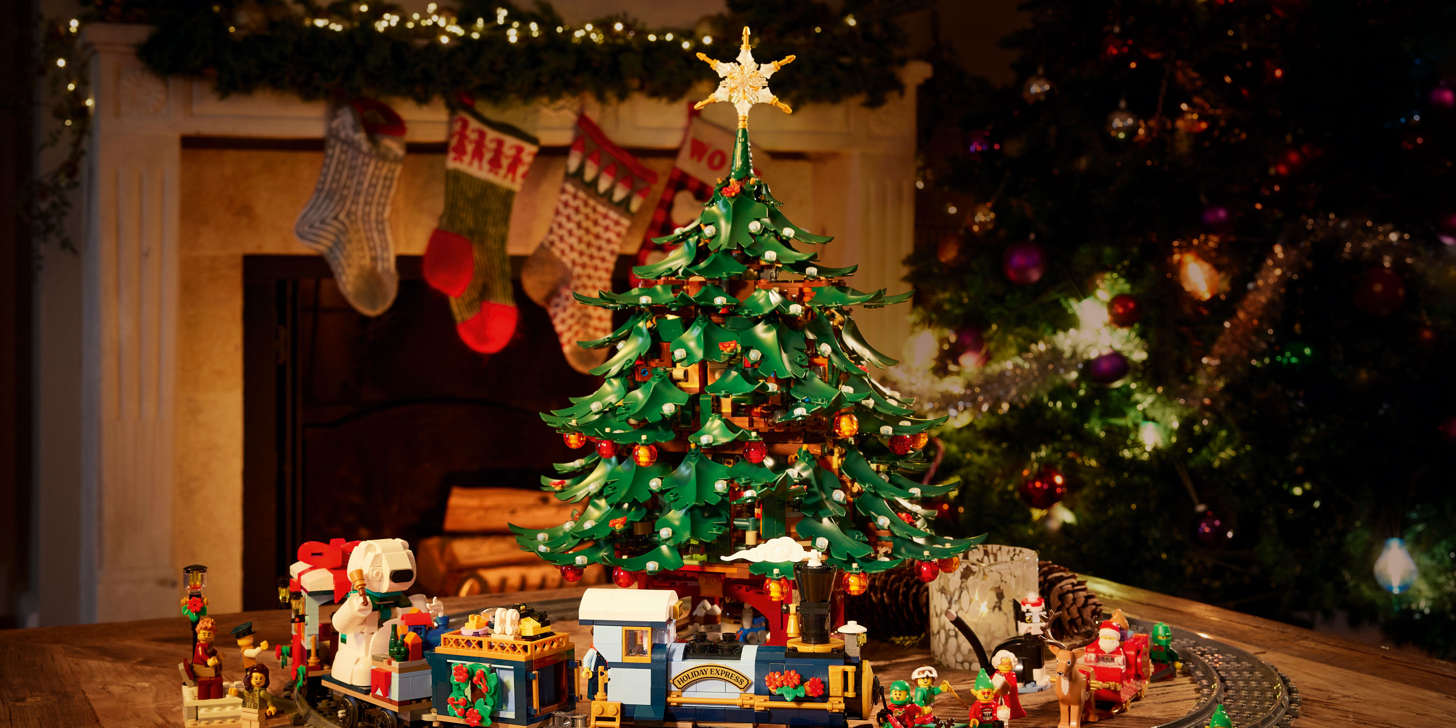 Massive LEGO 41843 Family Christmas Tree Decoration coming for the