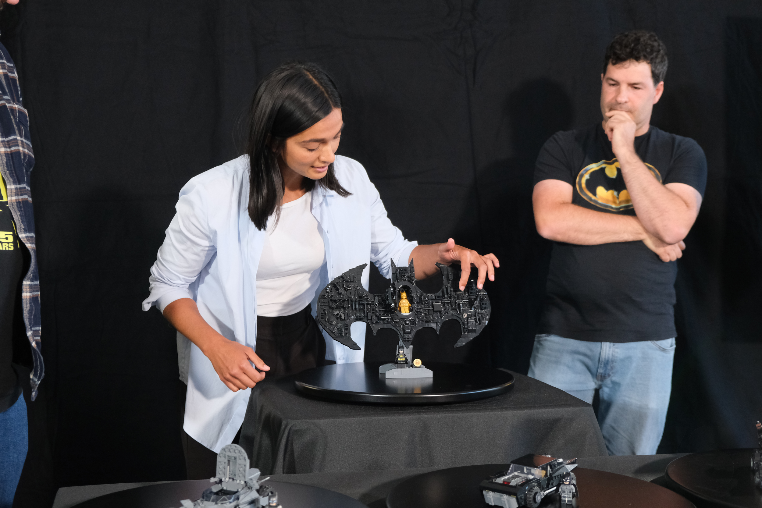 76330 Batman Logo celebrates 20 years of LEGO Batman – Blocks