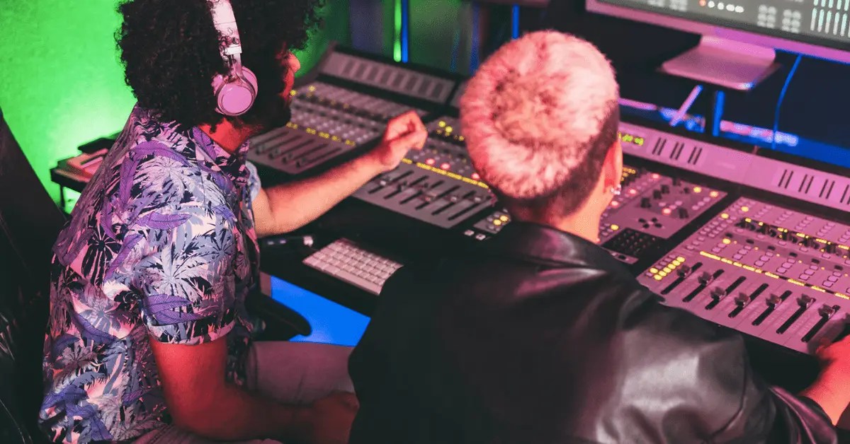 How to Collaborate with Other Musicians
