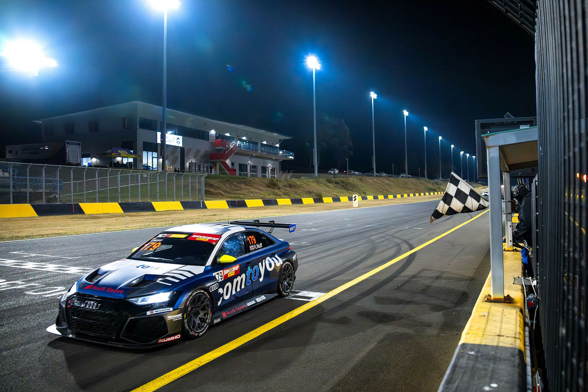 Audi RS 3 LMS #179 (Audi Sport Comtoyou), Rob Huff