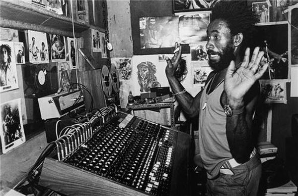 Pedrada: Entenda como nasceu a Cultura Dub. | Bilesky Discos