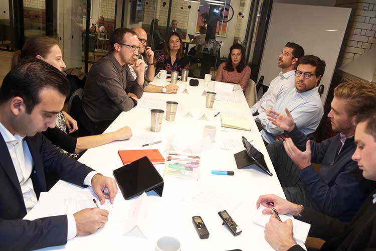 Understanding And Overcoming Technology Adoption Challenges - Minimal Wallpaper Collection - HD Quality