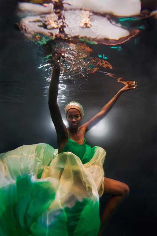 ClioMakeUp-mac-razzismo-fashion-week-Aamito-lagum-uganda-labbra-modella-nera-instagram-african-next-top-model