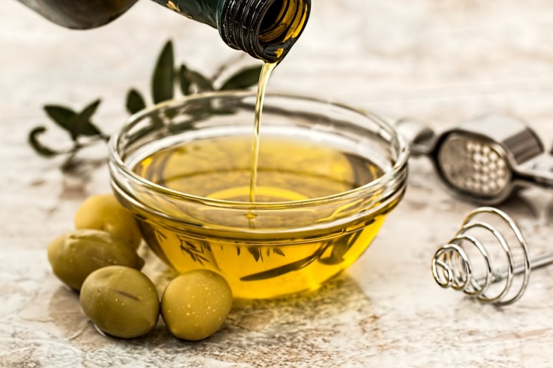 ClioMakeUp-maschere-impacchi-fai-da-te-rimedi-naturali-borse-occhiaie-labbra-screpolate-olio-oliva