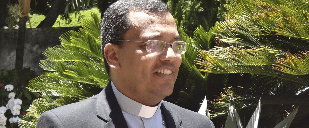 Papa Francisco nomeia coadjutor para Nova Iguaçu (RJ)
