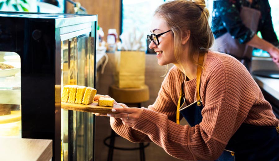 Tips menyimpan kue via freepik ala tim duniamasak.com