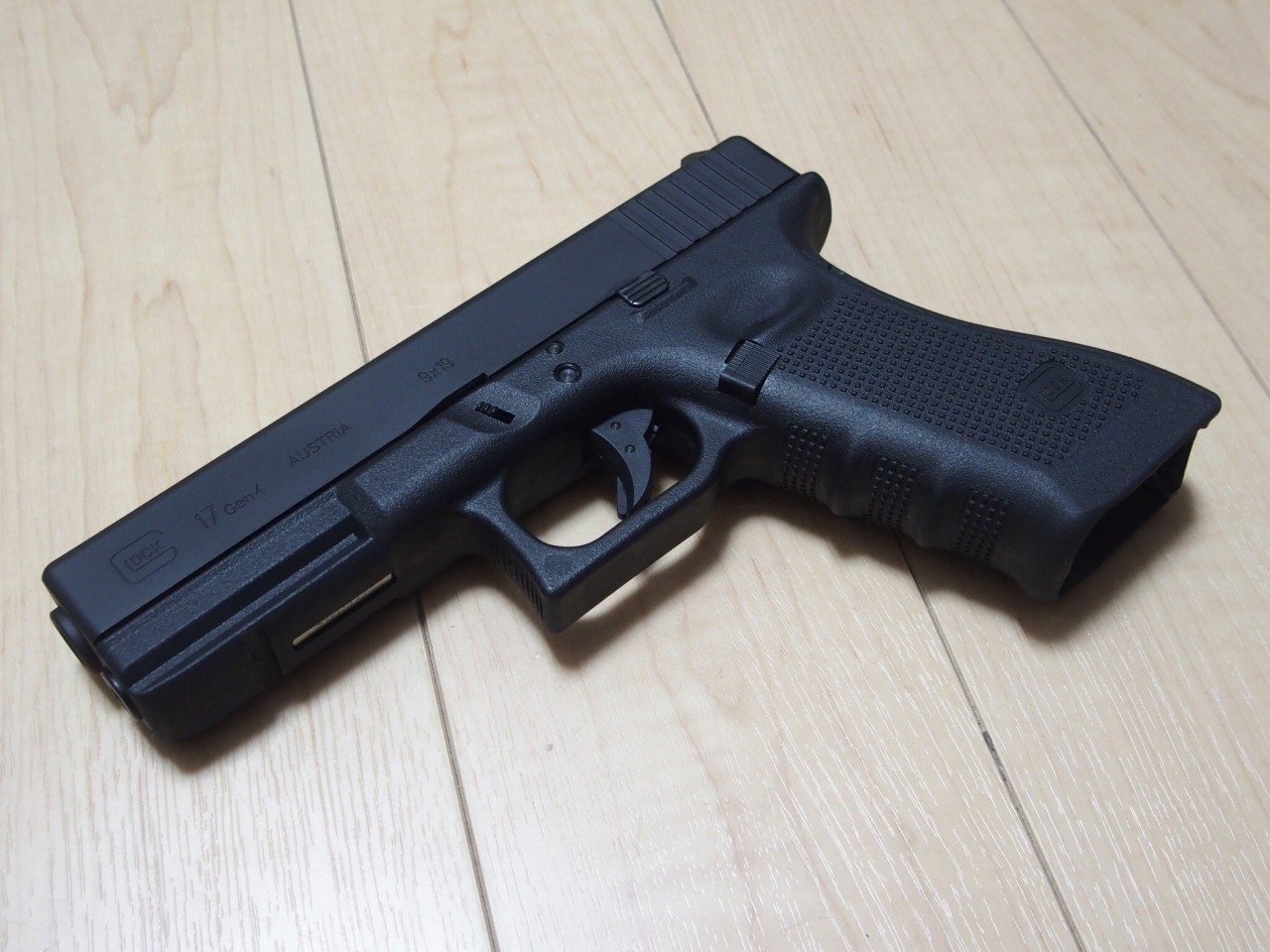 StarkArms Glock17 Gen.4 セラコートバージョンを購入 | エボログ