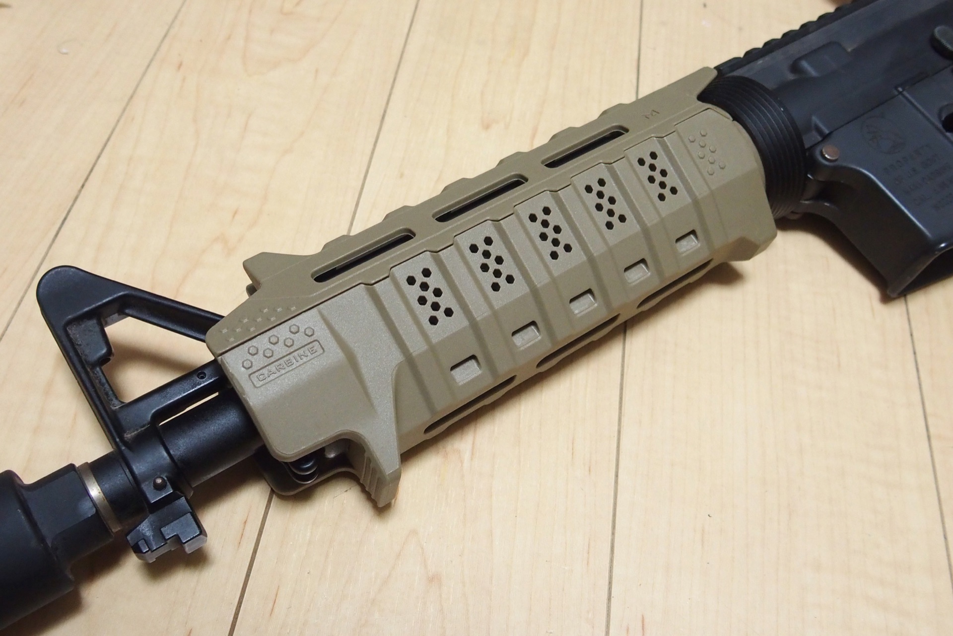 Strike Industries VIPER ハンドガードとストックを購入しました