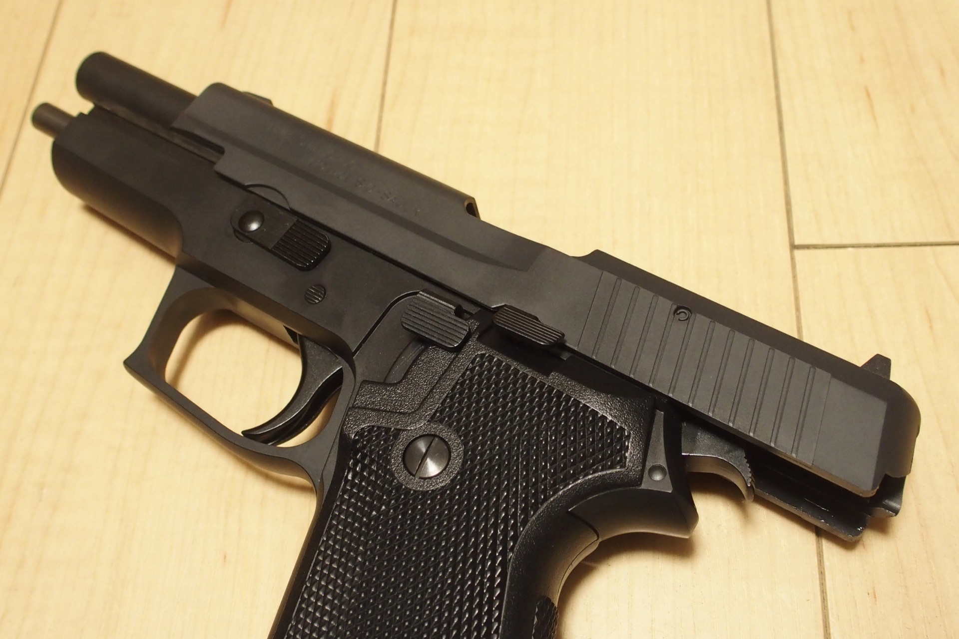 大リニューアル！タナカ SIG P220 IC 陸上自衛隊バージョン ガスブロー