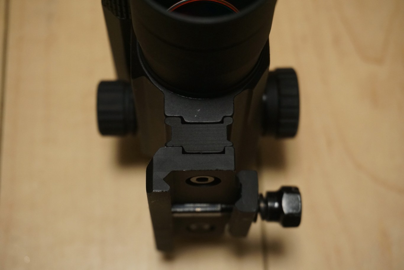 レティクル切り替え機能付きドットサイト、Vector Optics
