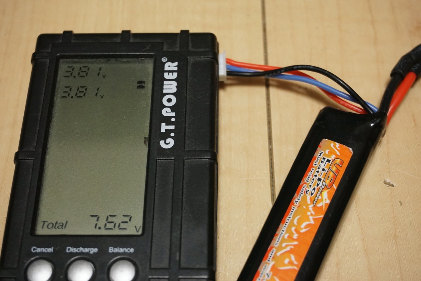 SR-5 使用期間は少です。オマケでリポバッテリーを、お付けします。 SR-5 使用期間は少です。オマケでリポバッテリーを、お付けします。