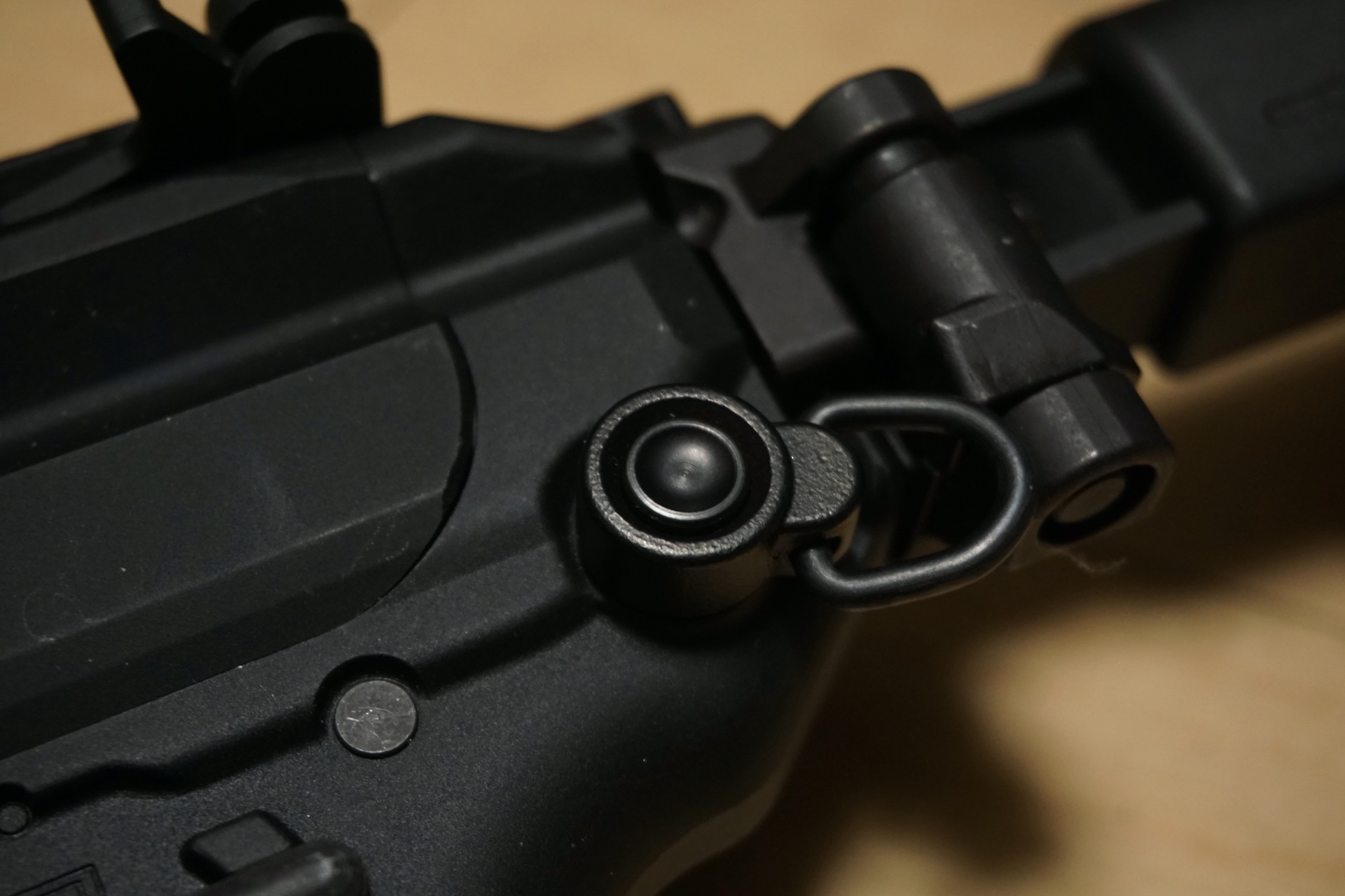 QDスイベルソケットを固定のスリングスイベルにするアダプター、MAGPUL QD Paraclip Adapterを買ってみた エボログ